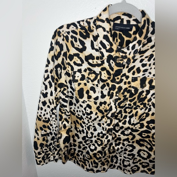 Jones New York Signature Leopard Print Button‑Up Shirt – Size L/G - Picture 5 of 7